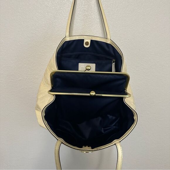 Coach L1276-F19215 Signature Stitched Patent Leather Framed Shoulder Bag - Cream - Picture 8 of 10